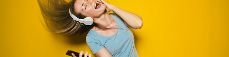 球迷同好圈社区互动广场 - 与铁粉交流观点分享热情