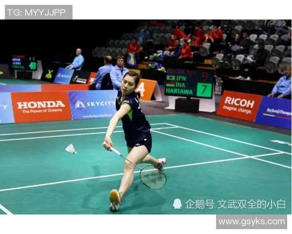 网球装备选购指南：如何选择适合你的球鞋推荐与购买技巧